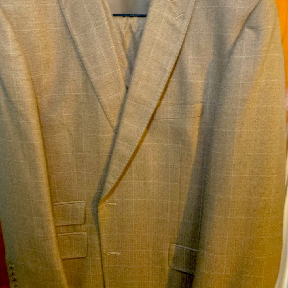 Three beautiful men’s suits, 48regular